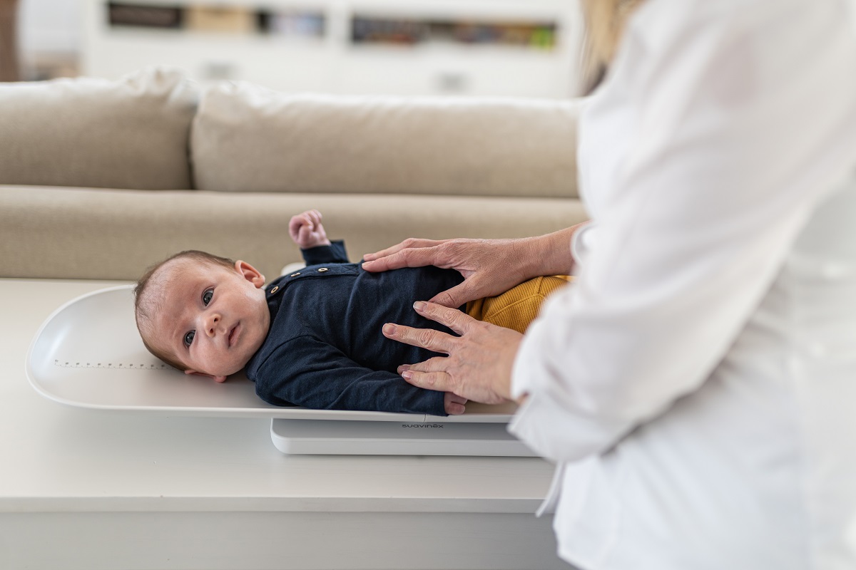 Cómo usar correctamente una báscula para pesar a tu bebé?